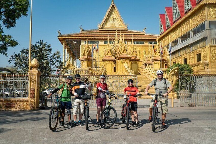 Phnom Penh Bike & Boat Sunset Tour