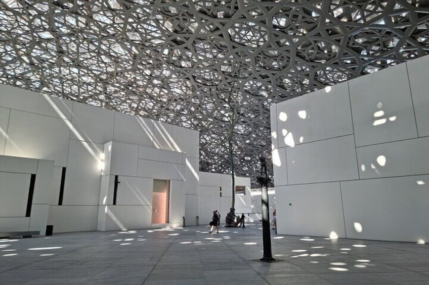 Abu Dhabi Louvre Museum Private Tour with Pick up and Drop Off