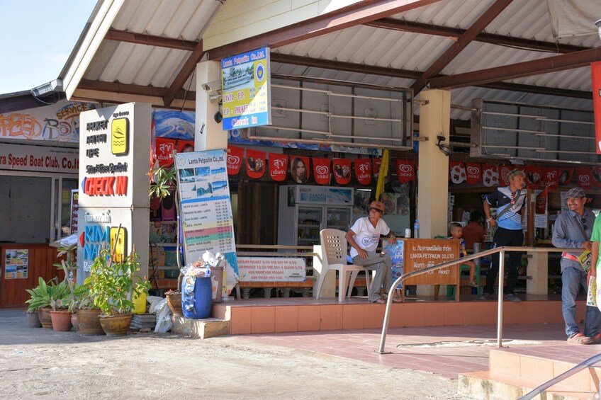 Travel from Koh Lanta to Phuket by ferry