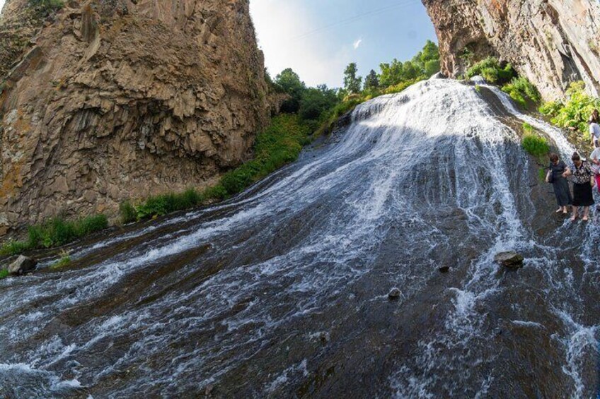 "Mermaid’s hair" waterfall