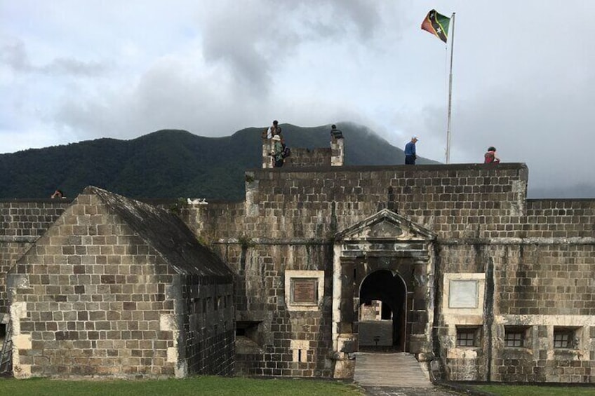 5-Hour Guided Tour in St. Kitts with Beach Experience