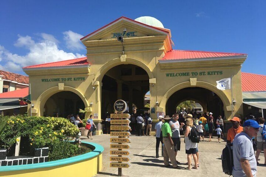 5-Hour Guided Tour in St. Kitts with Beach Experience