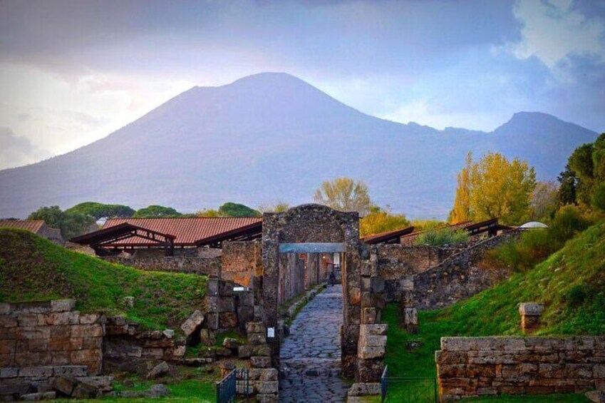 Vesuvius tour from Naples with lunch