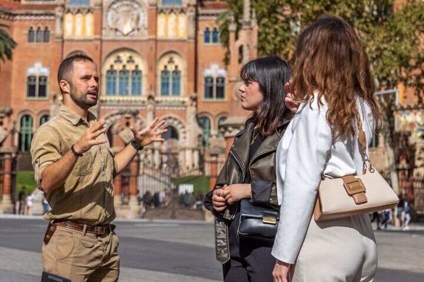 Gaudí Private Walk: Must-See Monuments & Hidden Gems of Modernism