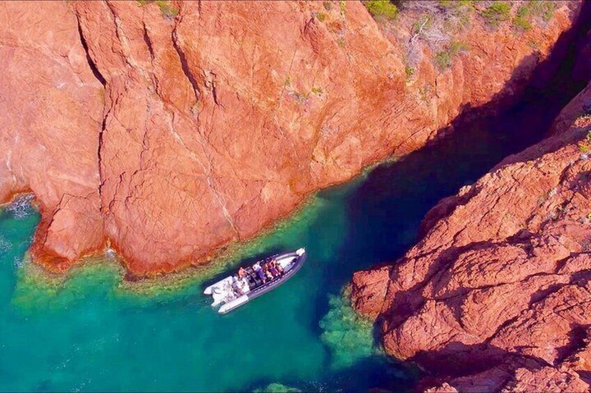 Departure from Fréjus: Estérel, Calanques and red rocks