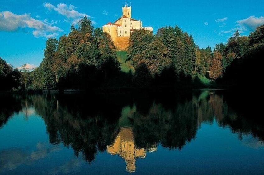 Castle Trakoscan and lake