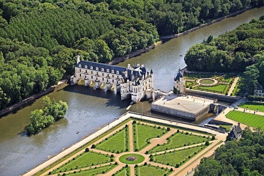 Unforgettable Loire Valley VIP tour (from Paris) - Tree castles in one day!