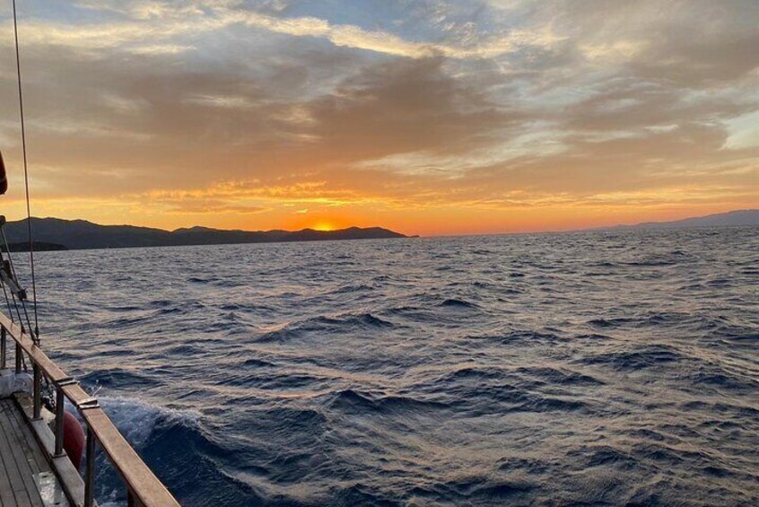 Sunset Boat Trip including Dinner