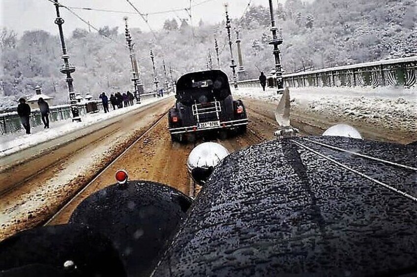 Vintage Cars Prague - Sightseeing Tour 90min / 1-6 pers.