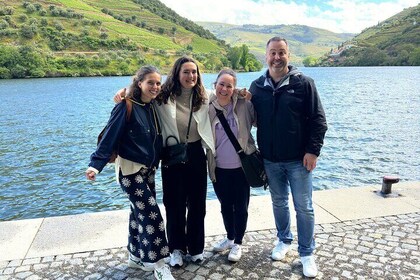 From Porto: Douro Valley Tour with 2 Wineries, Lunch and Cruise