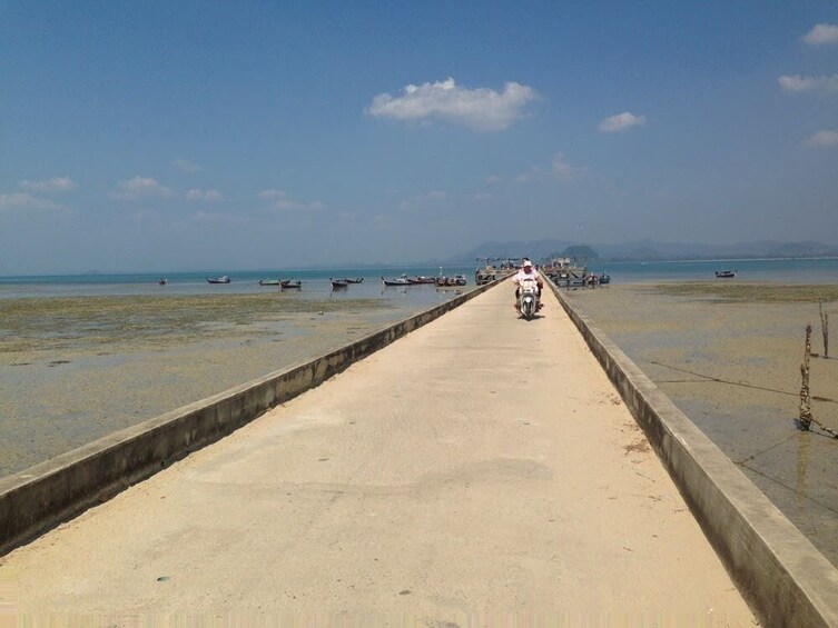 Travel from Koh Lanta to Koh Bulone  by Satun Pakbara Speed Boat