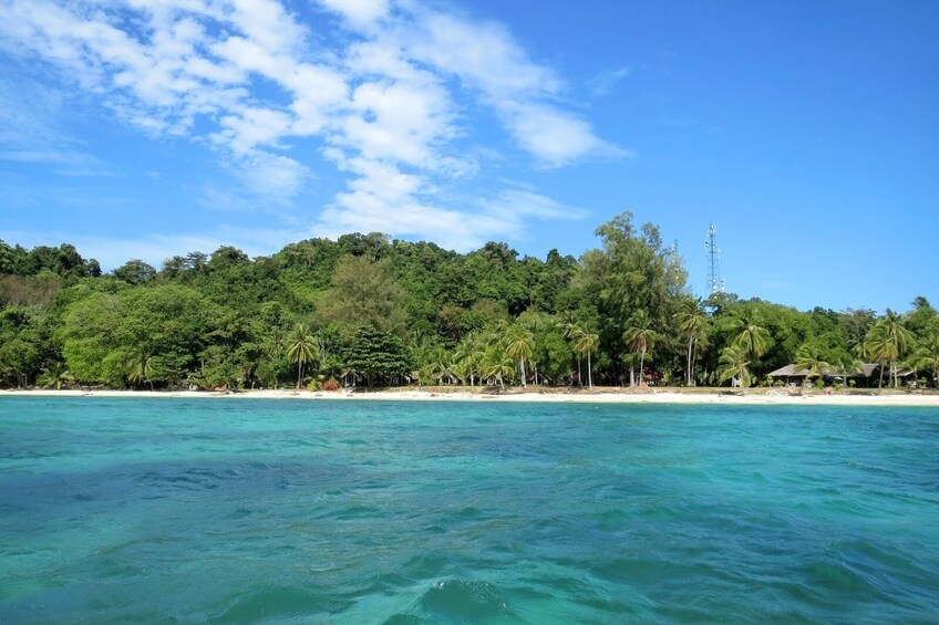 Travel from Koh Lanta to Koh Bulone  by Satun Pakbara Speed Boat