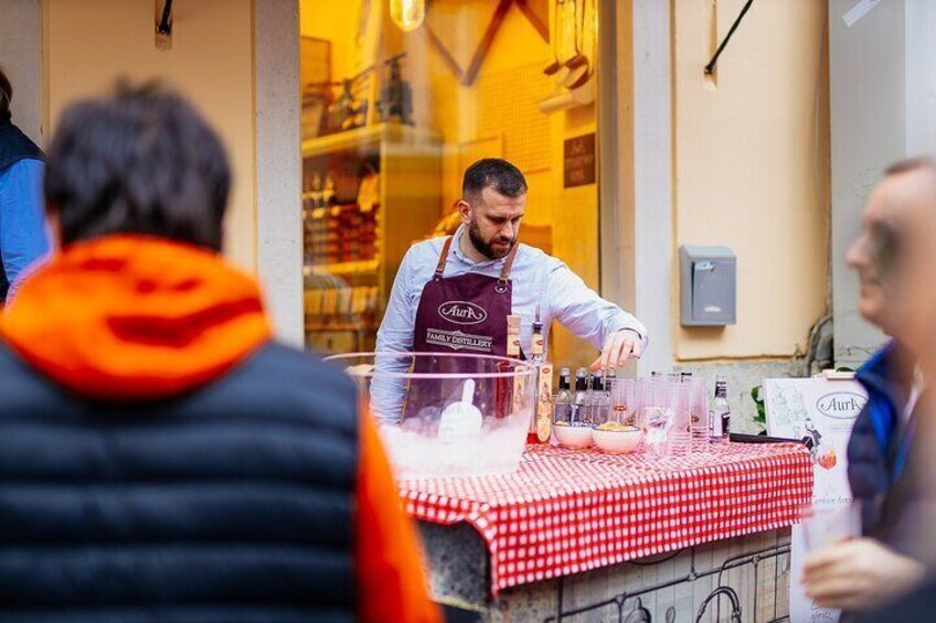 2 Hours Shared Taste Tour in Koper.