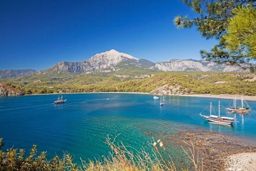 Pirate Boat Trip around Kemer from Antalya with Lunch