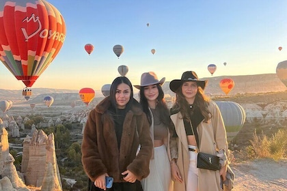 Cappadocia: Sunrise Balloon Watching Tour