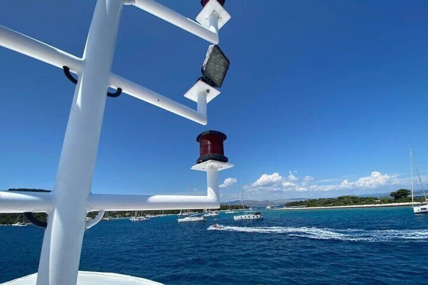 Full Day Boat Tour, Blue Lagoon and Šolta with lunch&drinks