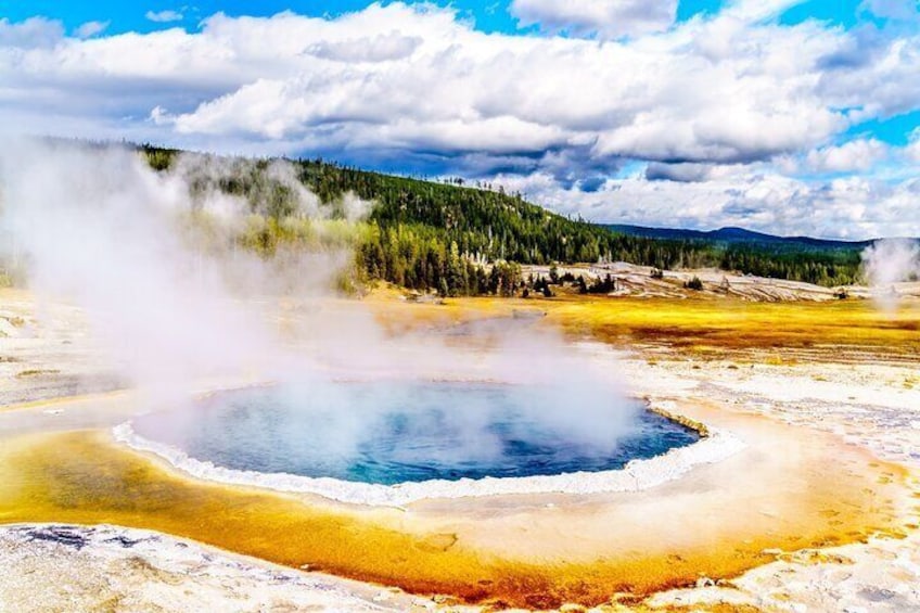 Private 12-Day Self-Guided Audio Walking Tour in West Yellowstone