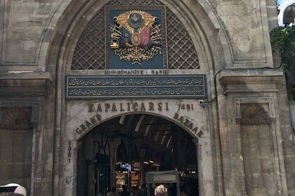 Private Shopping in Grandbazaar of Istanbul with Local Friend