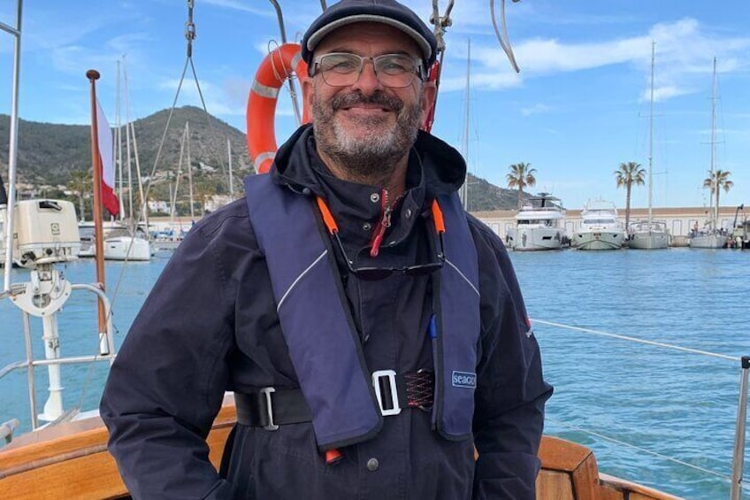 Private Departure in a Classic Sailboat along the Costa del Sol Málaga