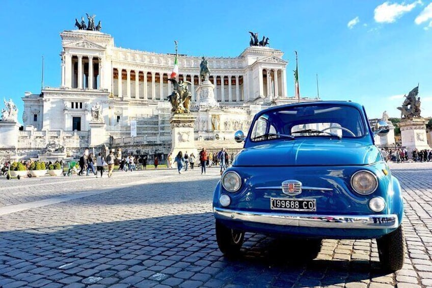 Tour of Rome aboard a Vintage FIAT 500
