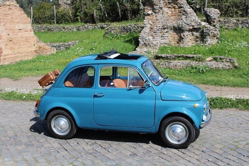 Tour of Rome aboard a Vintage FIAT 500