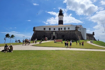 Tour panorámico privado de medio día en Salvador