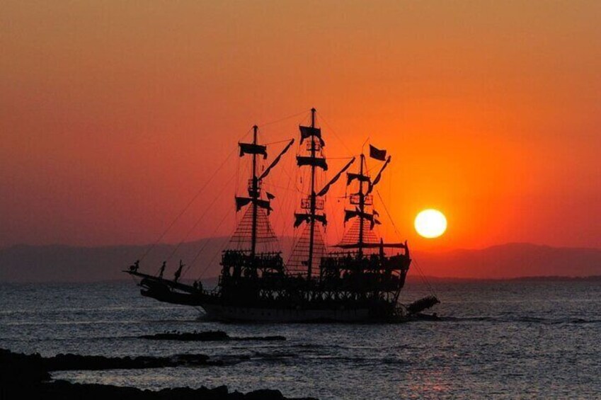 Alanya Sunset Pirate Boat Full-Day Tour with BBQ Dinner