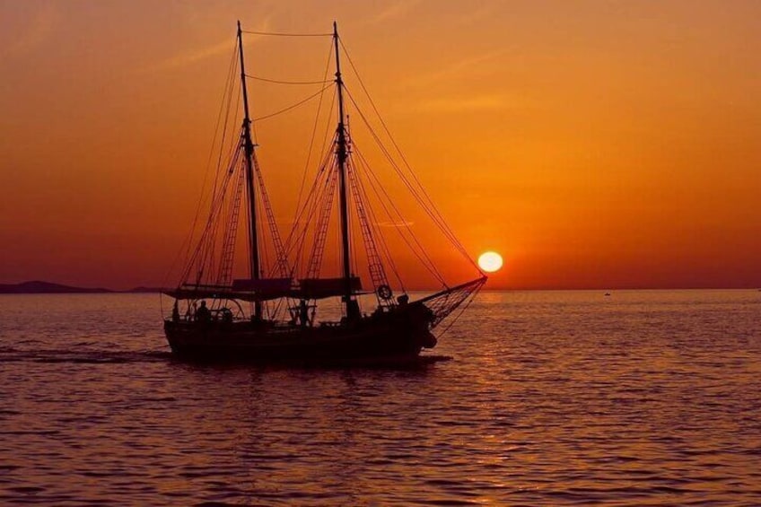 Alanya Sunset Pirate Boat Full-Day Tour with BBQ Dinner