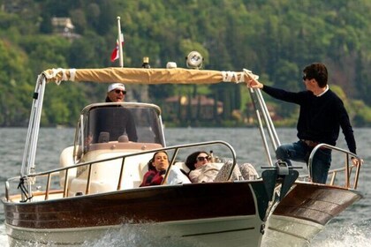 Croisière privée de 2H sur un magnifique hors-bord en bois sur le lac de Cô...
