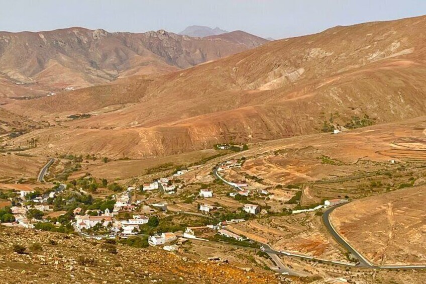 Sightseeing big Tour in Fuerteventura, group max 8 pax.