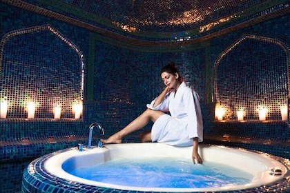 Hammam marocchino VIP con massaggio completo del corpo, sauna e vasca idrom...