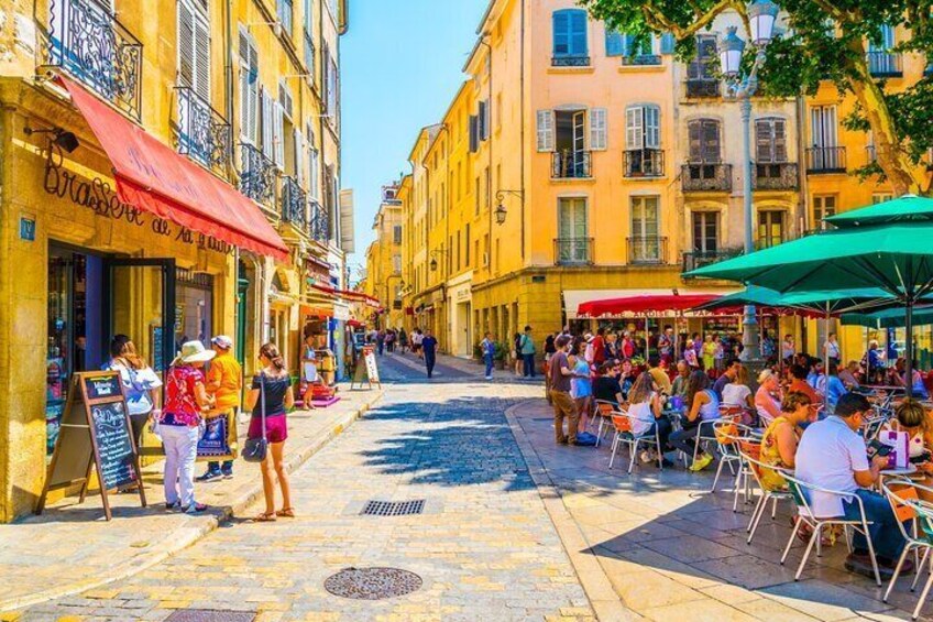 All-Inclusive Food and History Tour with Local Food Guide