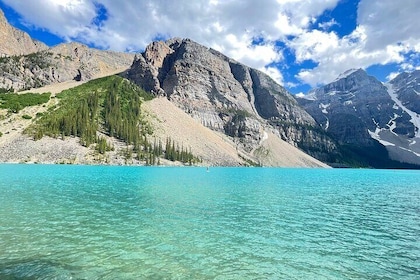 Moraine Lake & Icefields Parkway Full Day Private Tour