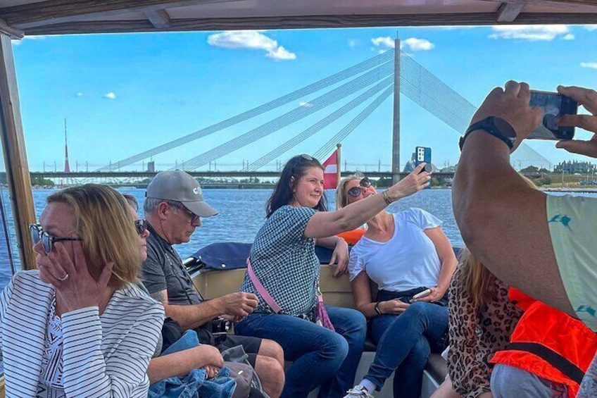 Regular boat trips with tourists all over the world