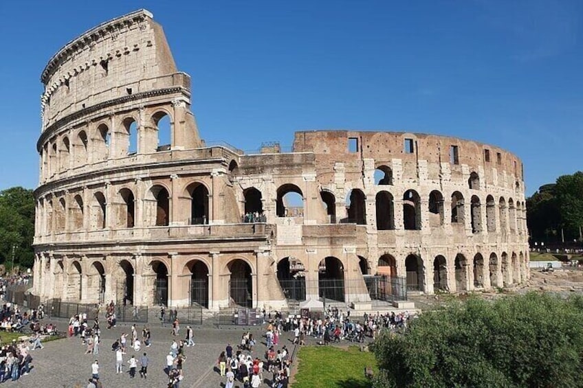 Skip the Line: Colosseum Tour, Roman Forum & Palatine Hill Access
