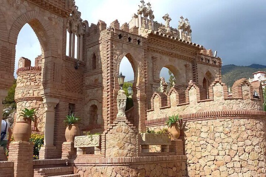 Guided tour of Castillo Colomares