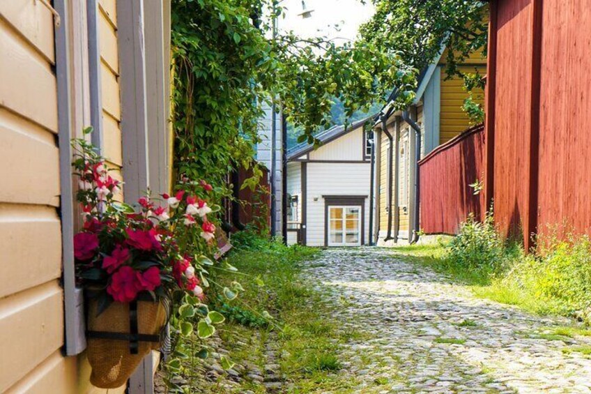 Private Tour in Helsinki and Medieval Porvoo by VIP Car