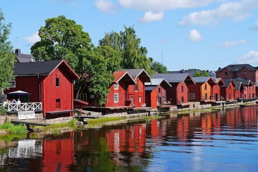 Private Tour in Helsinki and Medieval Porvoo by VIP Car
