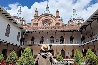 Walking Tour Through The Historic Center Of Cuenca
