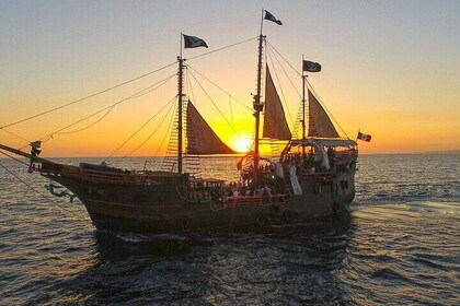 Pirate Ship Tour by day or night! Meals and Drinks included!