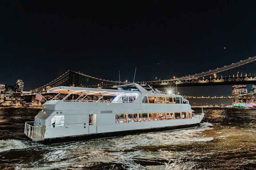 New York City Dinner Cruise with Live Music 