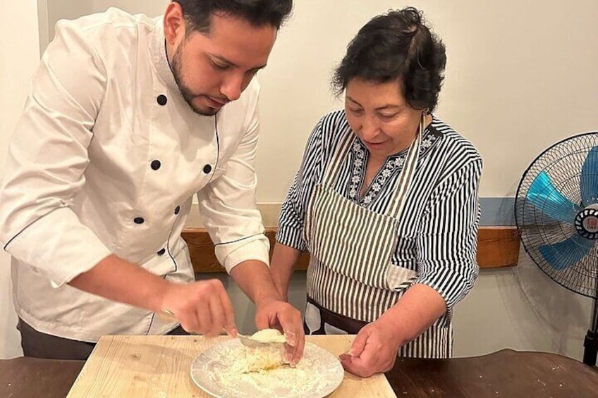 Cooking Class 2 Hour Spanish Steps - Fettucine and Tiramisù