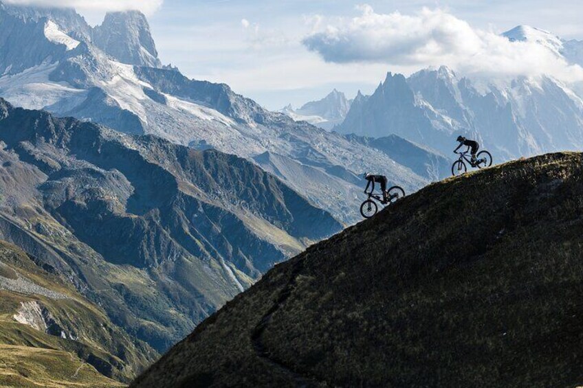 Discover the Formidable Lake of the Chamonix Valley MTB e-bike