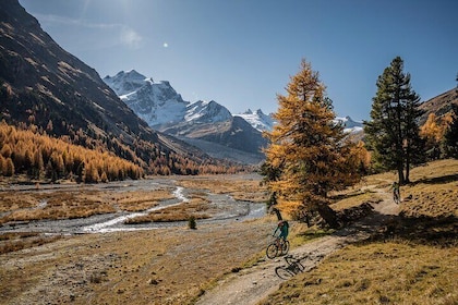 Discover the Formidable Lake of the Chamonix Valley by eBike