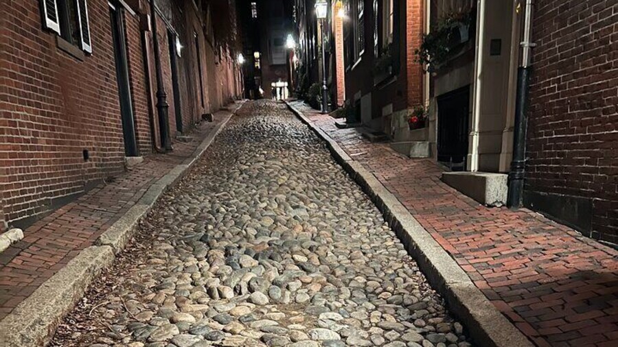 2-Hour Beacon Hill True Crime Expert Guided Tour