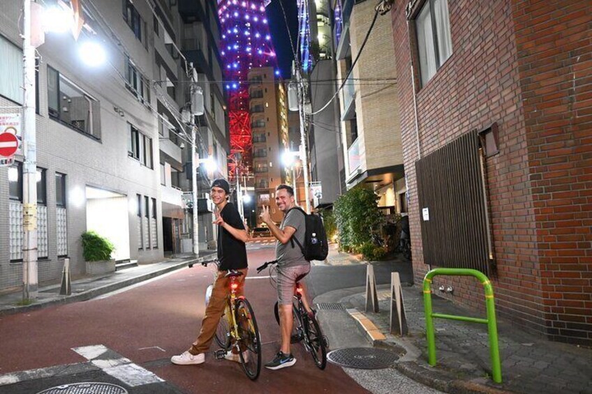 2-Hour Tokyo Night Small Group Guided Cycling Tour