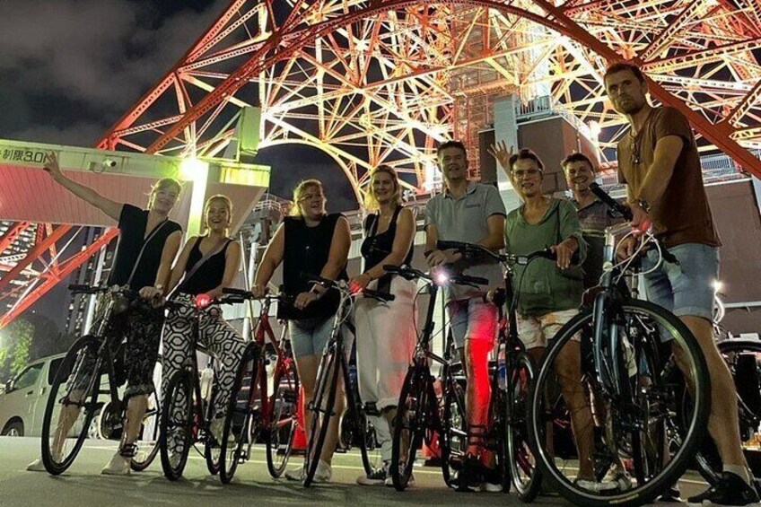 2-Hour Tokyo Night Small Group Guided Cycling Tour