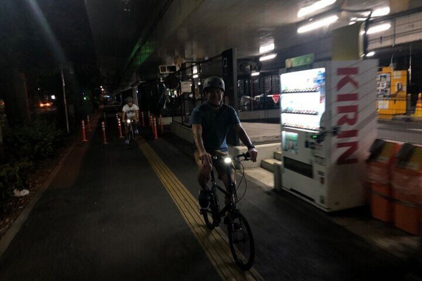 2-Hour Tokyo Night Small Group Guided Cycling Tour