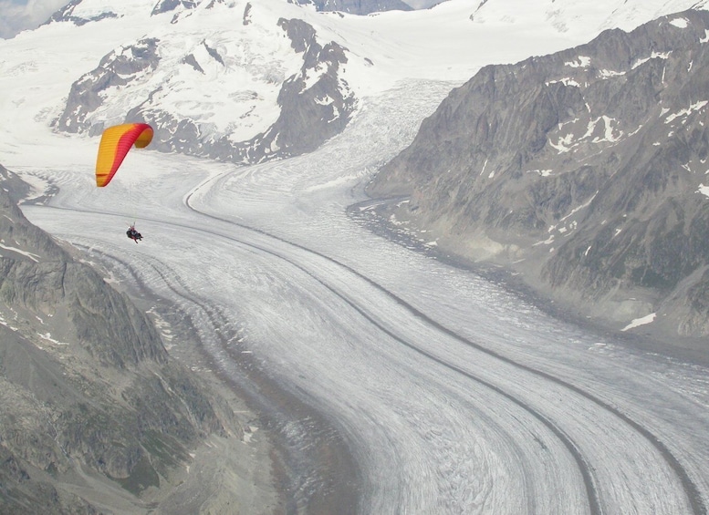 Picture 1 for Activity Aletsch Arena: Paragliding Tandem Flight Basic