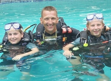 瓜纳卡斯特帕帕加约海湾水肺潜水体验日
